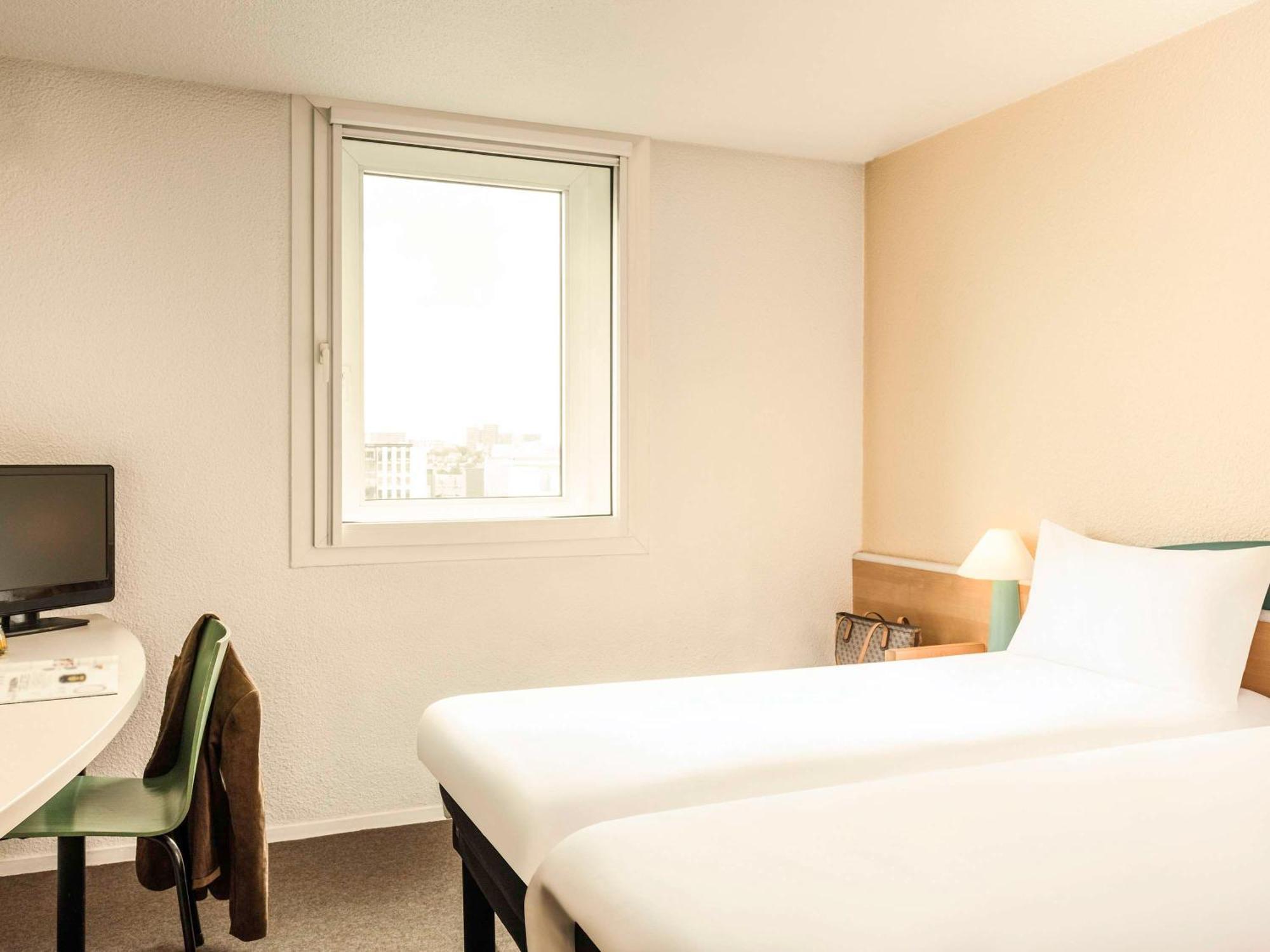 Ibis Paris Porte De Bercy Charenton-le-Pont Exterior photo